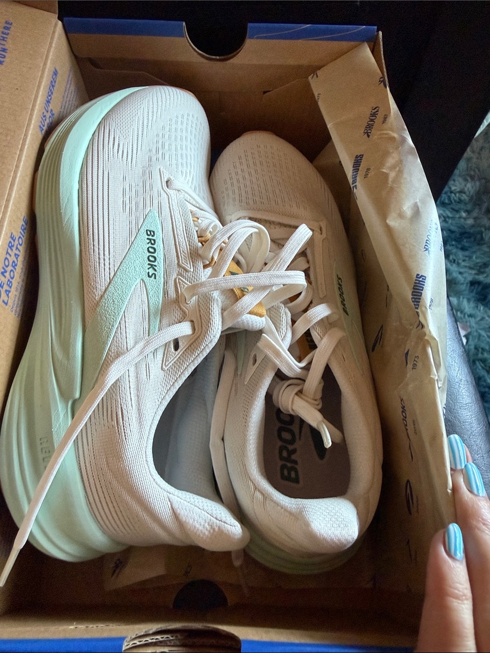 Brand New Brooks Revel 8 size 7.5 - Picture 2 of 8